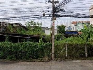 Empty land Soi Khwan Yuen, Samrong Nuea Subdistrict, Mueang Samut Prakan District Samut Prakan Province : 126 sq.wa. width 25.83 m. depth 20.10 m.