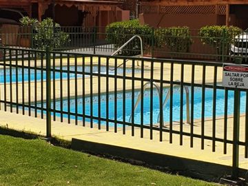 Venta casa 4 habitaciones, 4 baños, 2 estacionamientos.