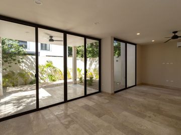 El espacio, lujo y seguridad que tu familia busca. Villa de 4 recámaras en Playa del Carmen.
