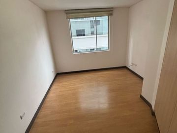 Vendo departamento de 3 habitaciones con balcon