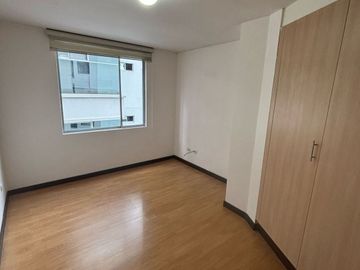 Vendo departamento de 3 habitaciones con balcon