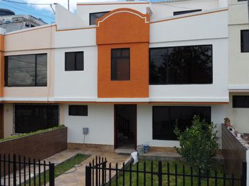 HERMOSA CASA EN VENTA EN CONJUNTO CERRADO DE ALTA PLUSVALÍA! IZAMBA