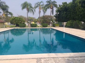 CERCA SUMIYA. VIGILANCIA. MANTENIMIENTO DE TODO EL JARDIN Y AREAS COMUNES. CREDITOS OK