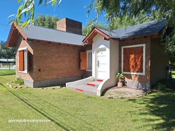 HERMOSO COMPLEJO DE CABAñAS BARRIO GOLF