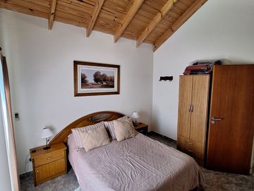 HERMOSO COMPLEJO DE CABAñAS BARRIO GOLF