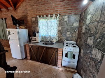 HERMOSO COMPLEJO DE CABAñAS BARRIO GOLF