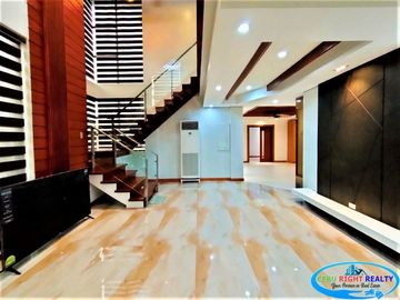 Corner 4 Bedroom House For Sale in Corona Del Mar Talisay Cebu