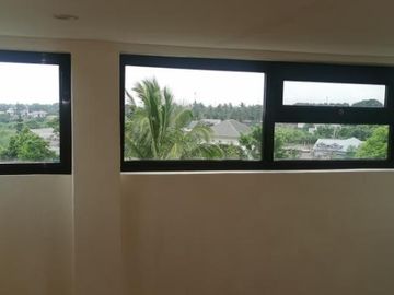 HOUSE AND LOT FOR SALE IN TAGAYTAY HEIGHTS
