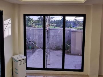 HOUSE AND LOT FOR SALE IN TAGAYTAY HEIGHTS