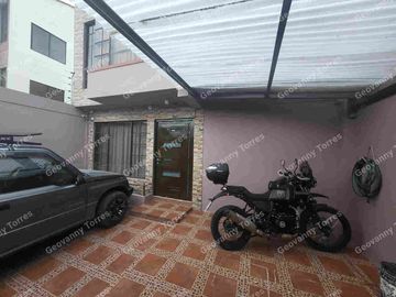 CASA EN CUENCA ECUADOR SECTOR UNCOVIA - ROSAL -PATAMARCA - SE VENDE CASA DE OPORTUNIDAD