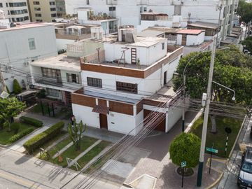 🌟CASA EN ESQUINA EN LA ROCCA DE VERGALLO Y TOMAS RANSEY  – San Isidro 🌟