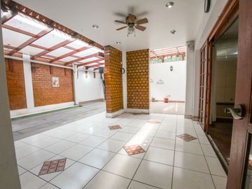 🌟CASA EN ESQUINA EN LA ROCCA DE VERGALLO Y TOMAS RANSEY  – San Isidro 🌟
