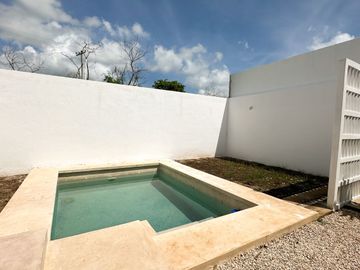 Casa de 3 recámaras en venta en priv Zendera, Conkal