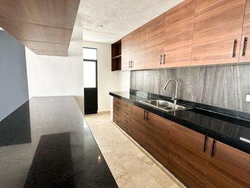 Casa de 3 recámaras en venta en priv Zendera, Conkal