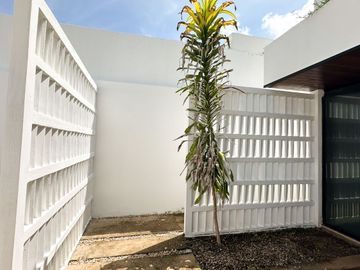 Casa de 3 recámaras en venta en priv Zendera, Conkal