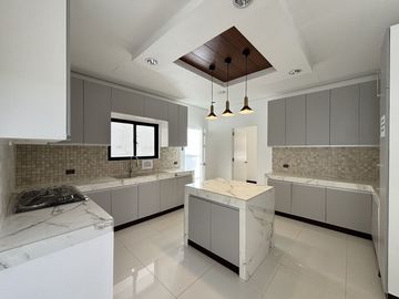 Brand-New 5-Bedroom Modern Home with Private Pool in Imus, Cavite – Ready for Move-In!