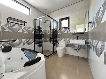 Brand-New 5-Bedroom Modern Home with Private Pool in Imus, Cavite – Ready for Move-In!