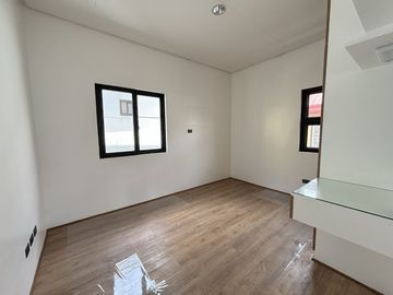 Brand-New 5-Bedroom Modern Home with Private Pool in Imus, Cavite – Ready for Move-In!