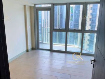 Uptown Parksuites 1BR Condo Unit For Sale Semi Furnished BGC Taguig