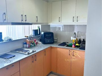 Uptown Parksuites 1BR Condo Unit For Sale Semi Furnished BGC Taguig