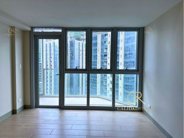 Uptown Parksuites 1BR Condo Unit For Sale Semi Furnished BGC Taguig
