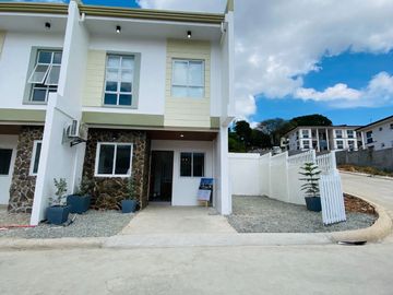 3BR HOUSE AND LOT WITH EN SUITE NEAR YNARES CENTER ANTIPLO CITY