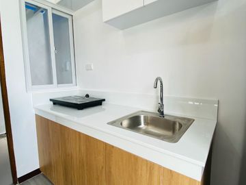 3BR HOUSE AND LOT WITH EN SUITE NEAR YNARES CENTER ANTIPLO CITY