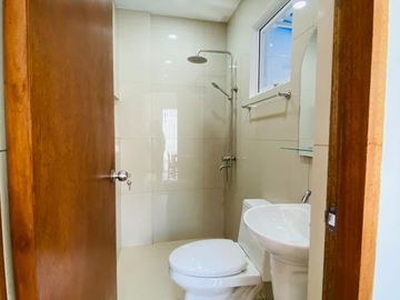 3BR HOUSE AND LOT WITH EN SUITE NEAR YNARES CENTER ANTIPLO CITY