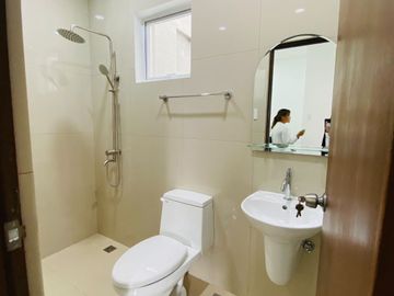 3BR HOUSE AND LOT WITH EN SUITE NEAR YNARES CENTER ANTIPLO CITY