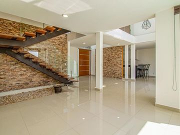CASA EN BURGOS BUGAMBILIAS