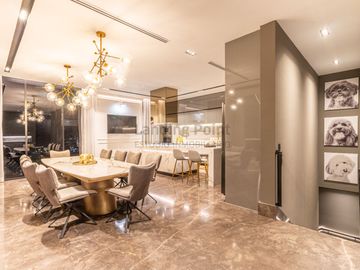 DEJA DE HOJEAR REVISTAS DE LUJO. MEJOR, VIVE EN UNA. CASA EN VENTA LAS LAJAS, SAN JERÓNIMO