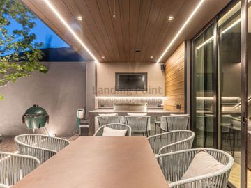 DEJA DE HOJEAR REVISTAS DE LUJO. MEJOR, VIVE EN UNA. CASA EN VENTA LAS LAJAS, SAN JERÓNIMO