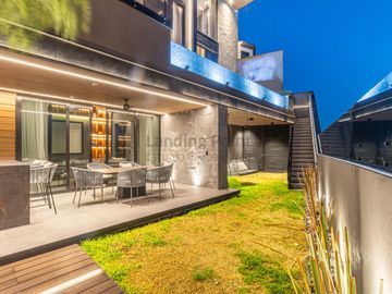 DEJA DE HOJEAR REVISTAS DE LUJO. MEJOR, VIVE EN UNA. CASA EN VENTA LAS LAJAS, SAN JERÓNIMO