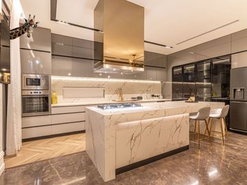 DEJA DE HOJEAR REVISTAS DE LUJO. MEJOR, VIVE EN UNA. CASA EN VENTA LAS LAJAS, SAN JERÓNIMO