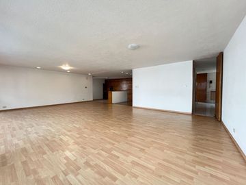 Estupendo departamento para remodelar en Lomas de Chapultepec