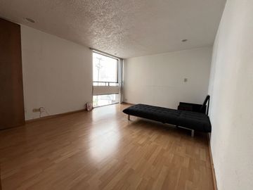 Estupendo departamento para remodelar en Lomas de Chapultepec
