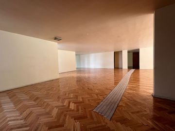 Estupendo departamento para remodelar en Lomas de Chapultepec