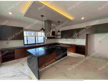 CASA EN VENTA EN LOMAS DEL MOLINO 3
