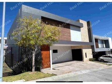 CASA EN VENTA EN LOMAS DEL MOLINO 3