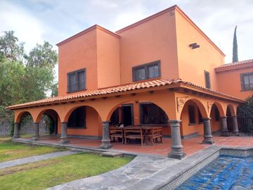 Venta de residencia espectacular en Juriquilla.