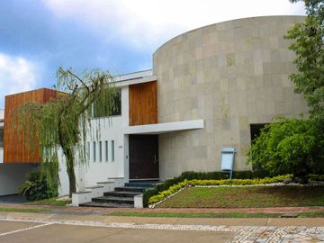 Casa de 5 Recámaras en La Vista Country Club, Puebla