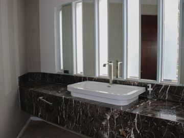 Casa de 5 Recámaras en La Vista Country Club, Puebla
