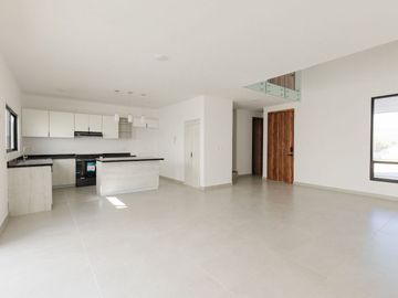 Casa de 4 Recámaras en Lomas de Angelopolis Puebla