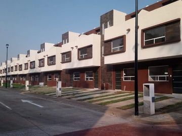 CASA EN VENTA A PRECIO DE REMATE