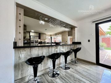 RINCONADA - VENDE CASA 6D 4B PISCINA - SAN MARTIN