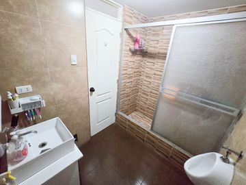 🔥🔥OCASION VENDO DEPARTAMENTO AMPLIO EN SEGUNDO PISO EN SANTA ANITA  🤩🤩🔥🔥 CERCA AL PARQUE🏘️🔥🔥