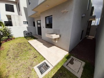 HERMOSA CASA A LA ENTRADA DE PACHUCA CON CISTERNA