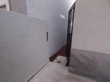 HERMOSA CASA A LA ENTRADA DE PACHUCA CON CISTERNA