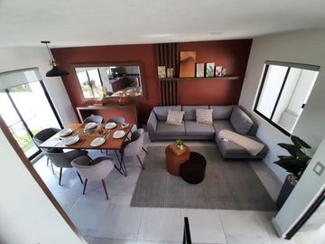 HERMOSA CASA A LA ENTRADA DE PACHUCA CON CISTERNA