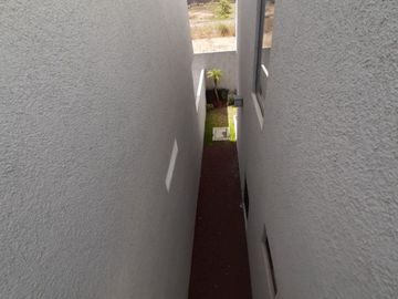 HERMOSA CASA A LA ENTRADA DE PACHUCA CON CISTERNA